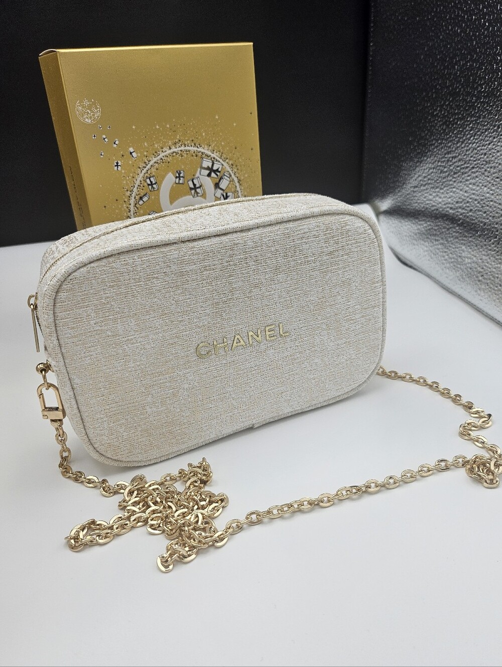 New CHANEL Cream Cosmetic Pouch from Chanel Beauty. - Picture 4 of 16